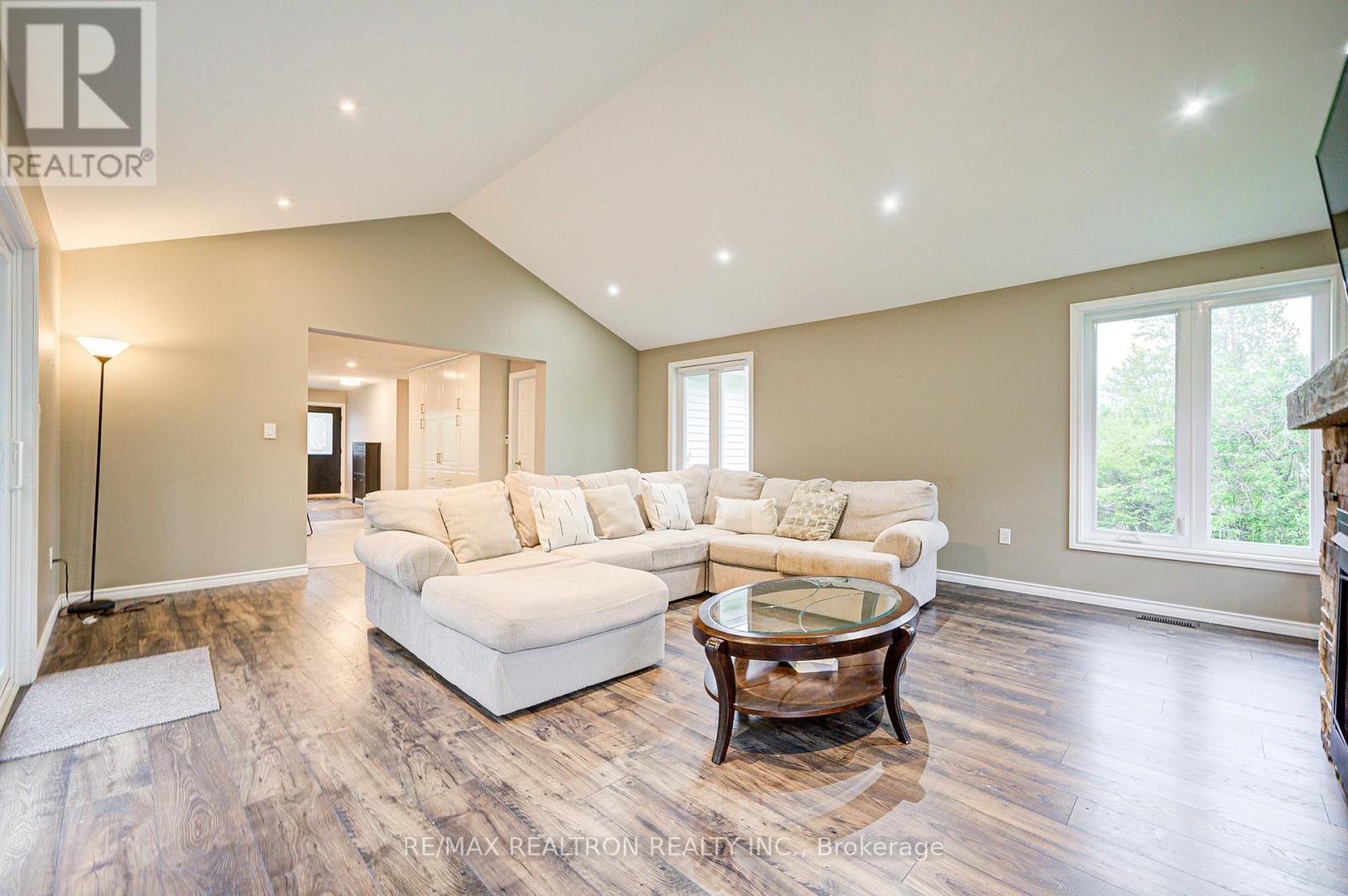 1147 Belle Aire Beach Road, Innisfil, Ontario  L0L 1C0 - Photo 17 - N13235668