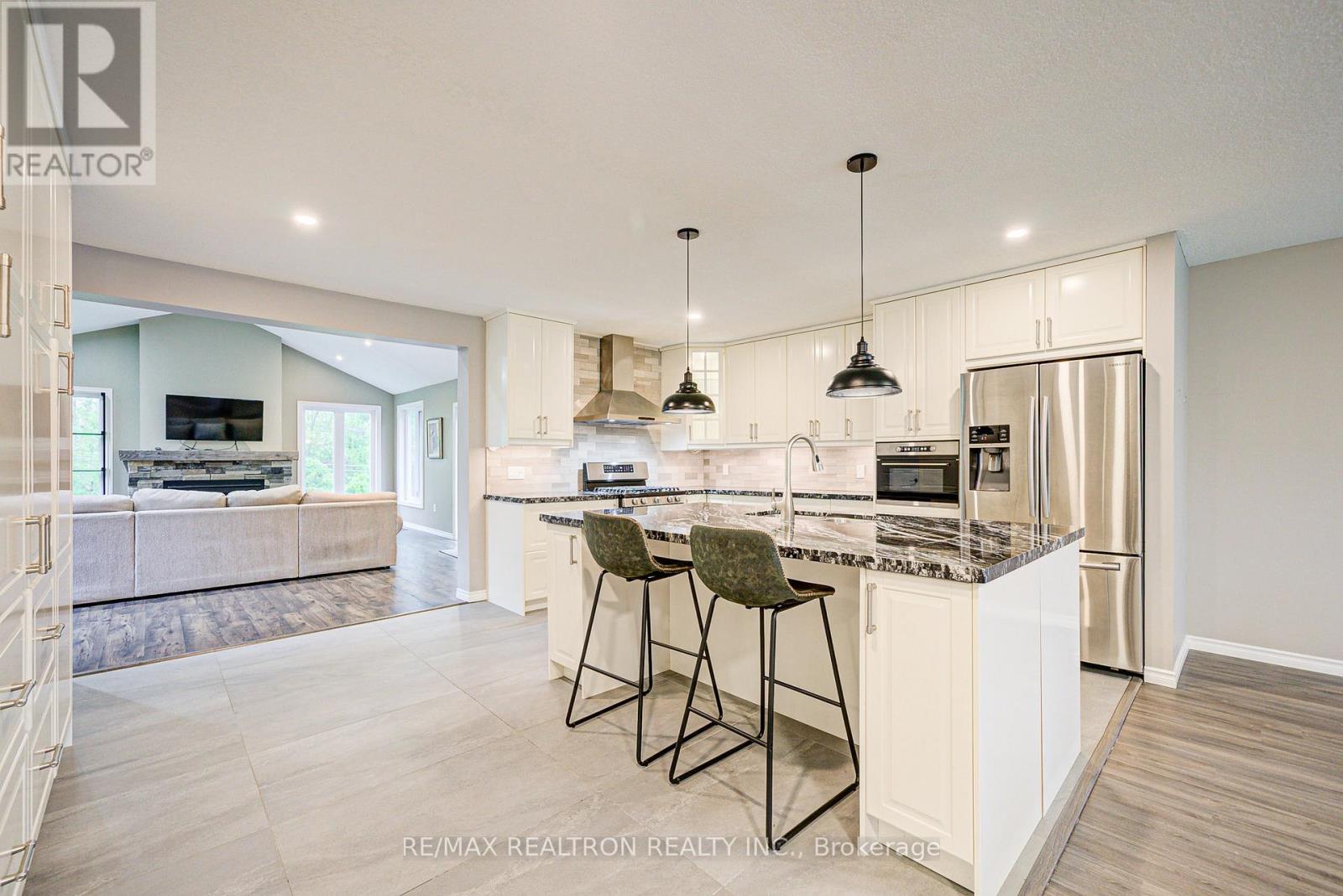 1147 Belle Aire Beach Road, Innisfil, Ontario  L0L 1C0 - Photo 10 - N13235668