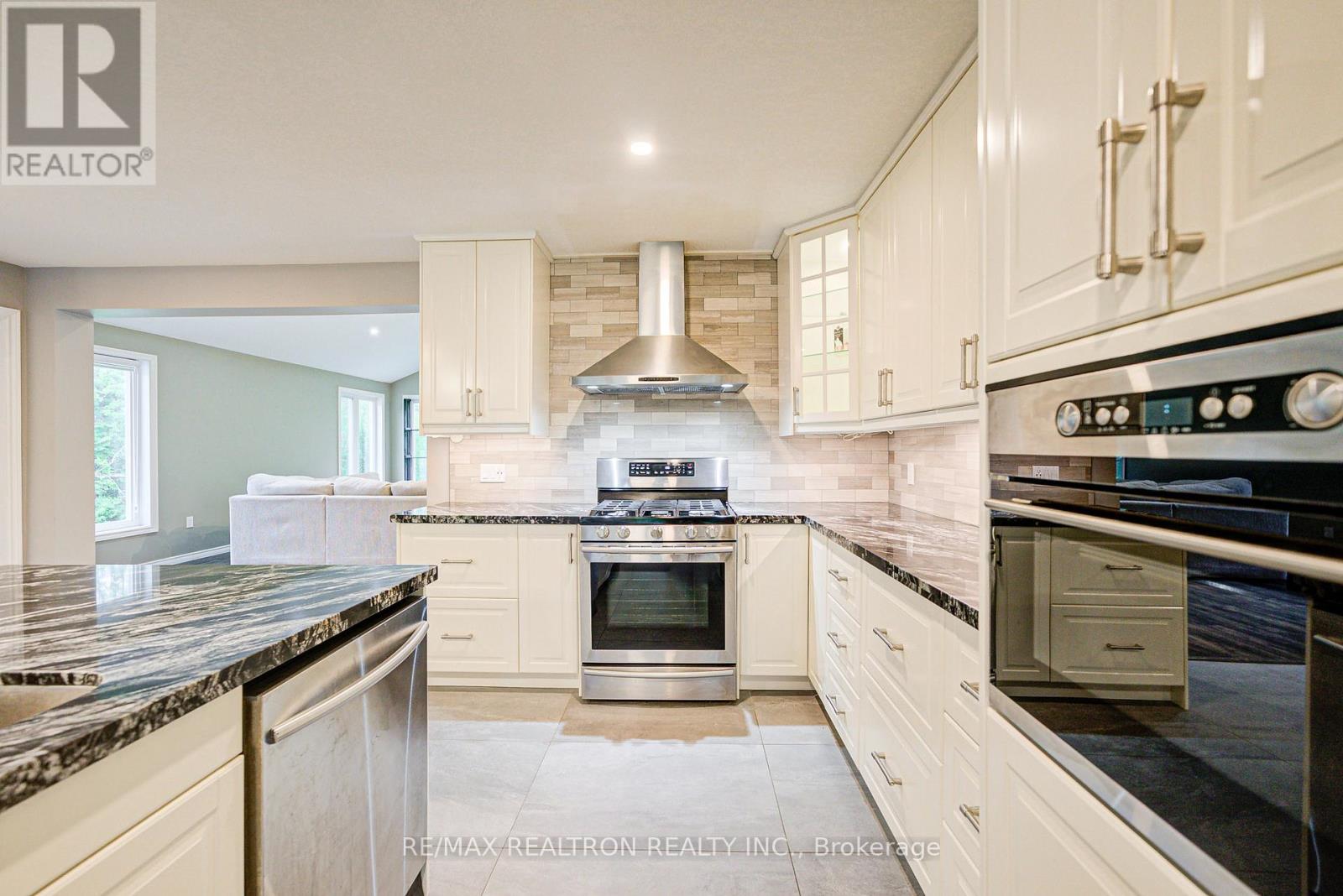 1147 Belle Aire Beach Road, Innisfil, Ontario  L0L 1C0 - Photo 8 - N13235668