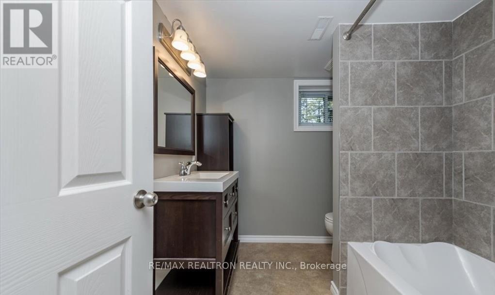 1147 Belle Aire Beach Road, Innisfil, Ontario  L0L 1C0 - Photo 26 - N13235668