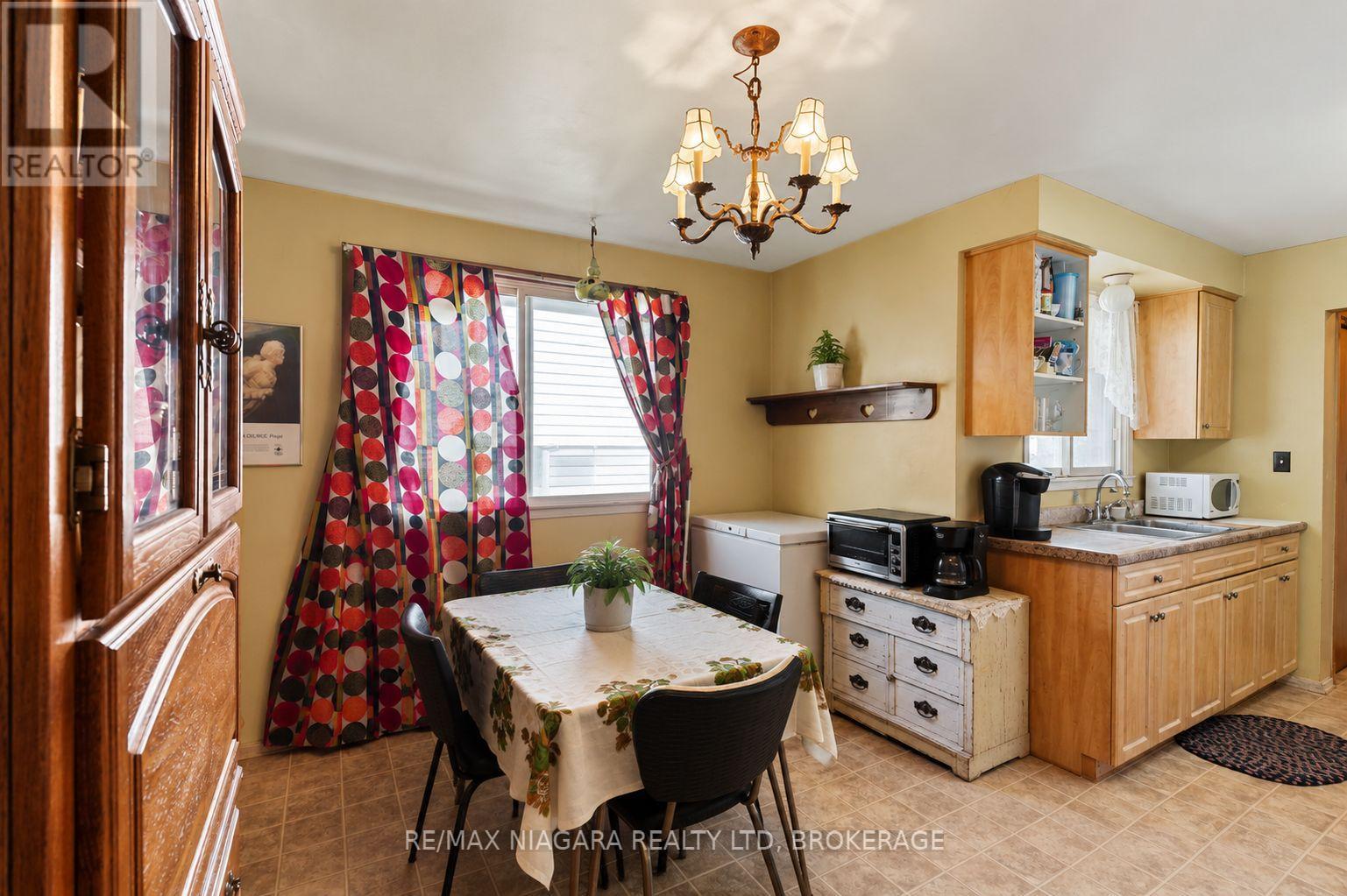 80 1/2 Melody Trail, St. Catharines, Ontario  L2M 1C7 - Photo 6 - X13236374