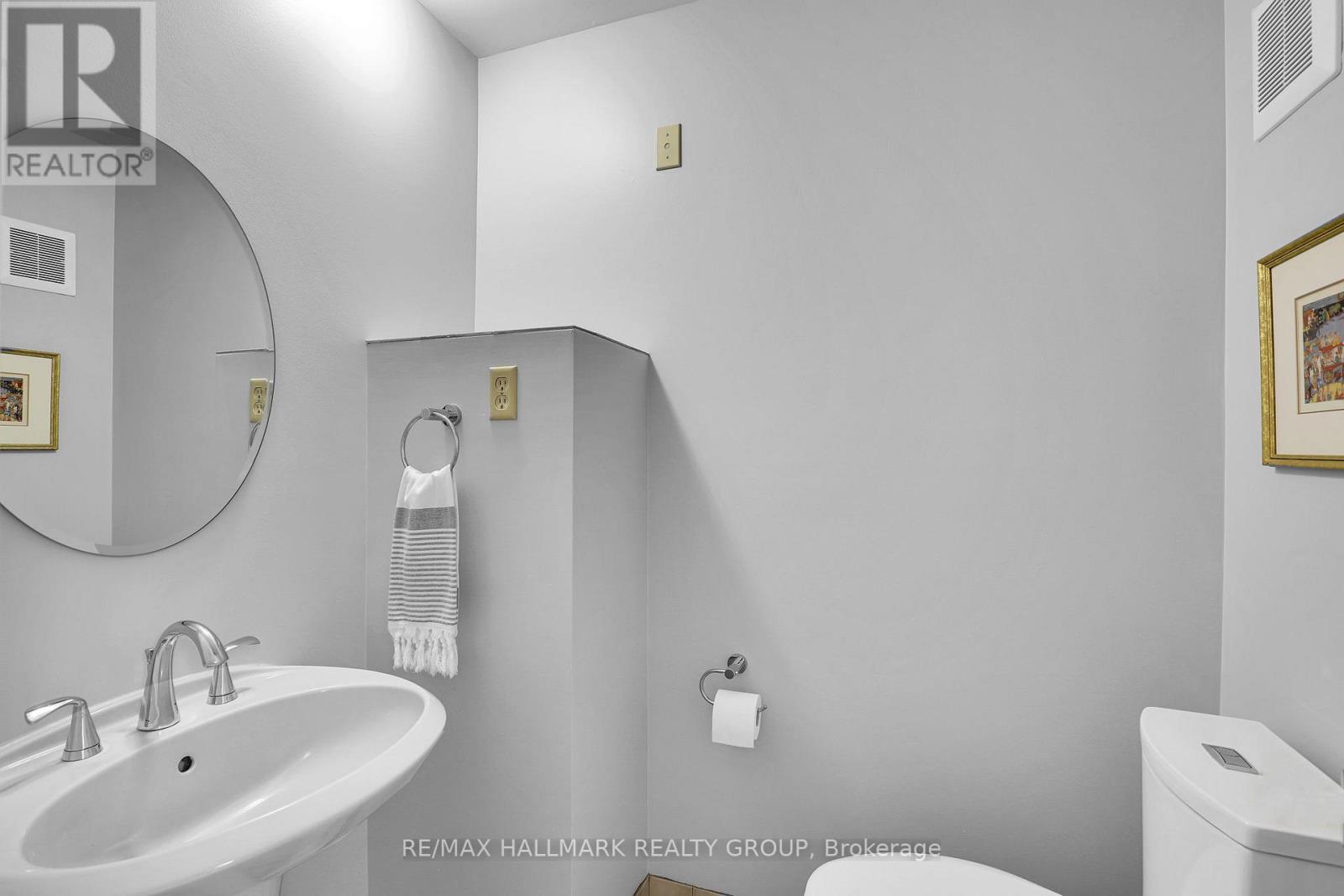 39 Biscayne Crescent, Ottawa, Ontario  K2E 5R9 - Photo 4 - X13236350