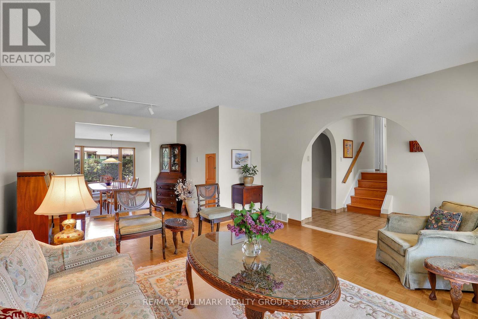 39 Biscayne Crescent, Ottawa, Ontario  K2E 5R9 - Photo 5 - X13236350