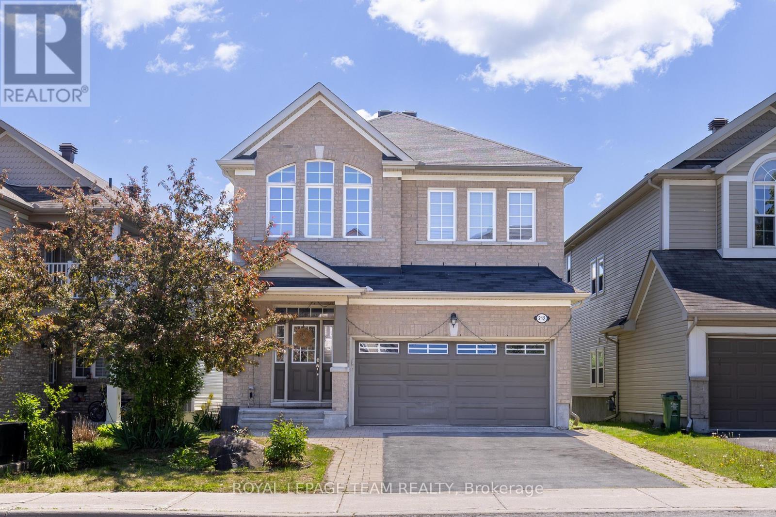 212 HUNTSVILLE DRIVE, Ottawa, Ontario