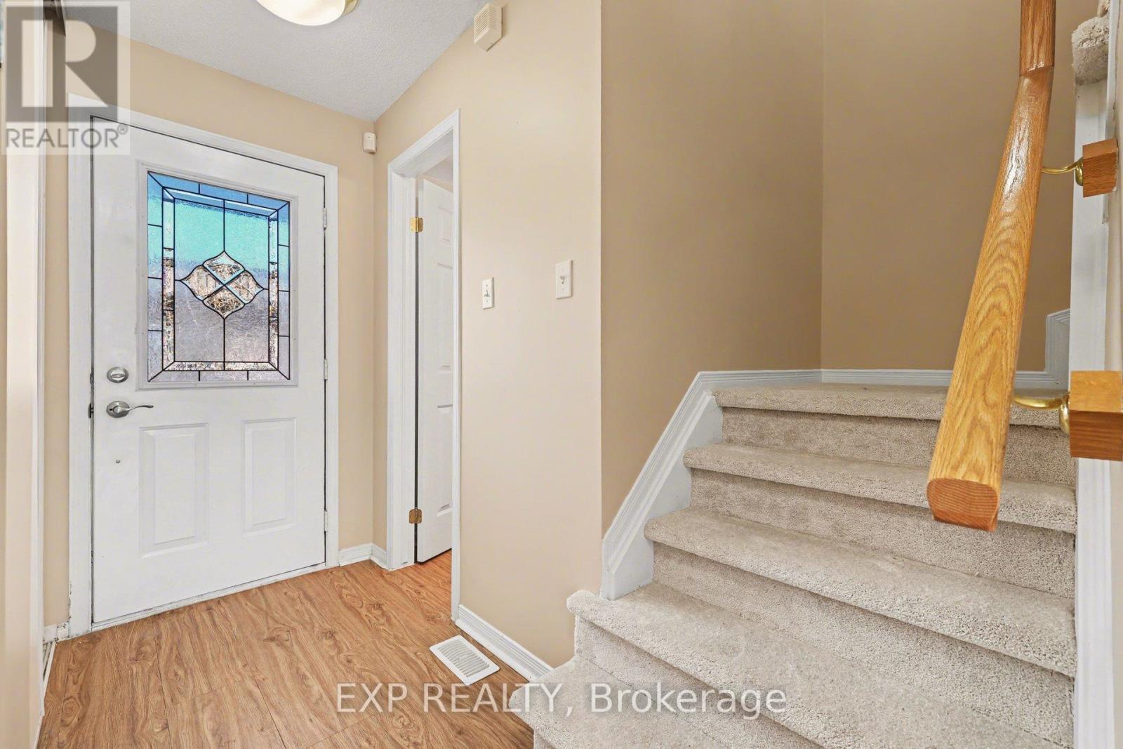 8 Barnaby Private, Ottawa, Ontario  K1K 4S4 - Photo 2 - X13236572