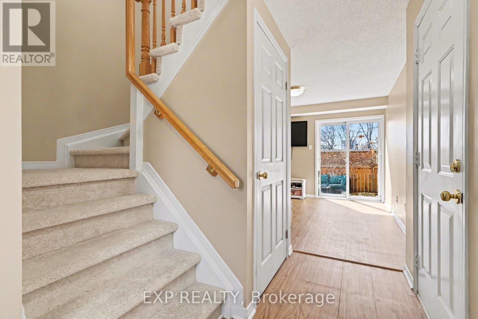 8 Barnaby Private, Ottawa, Ontario  K1K 4S4 - Photo 3 - X13236572