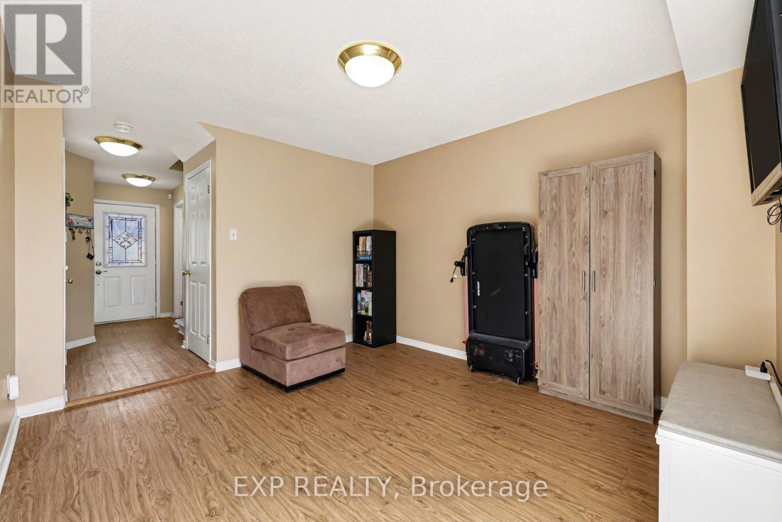 8 Barnaby Private, Ottawa, Ontario  K1K 4S4 - Photo 5 - X13236572