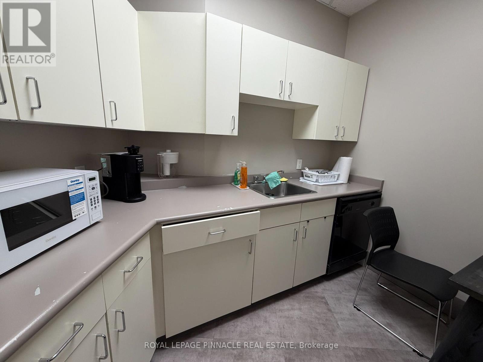 204-06 - 565 Sanatorium Road, Hamilton, Ontario  L9C 7N4 - Photo 13 - X12856920