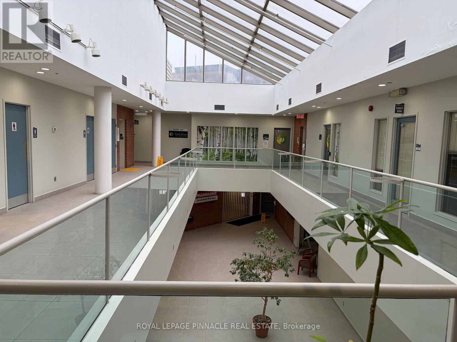 204-05 - 565 Sanatorium Road, Hamilton, Ontario  L9C 7N4 - Photo 8 - X12856946