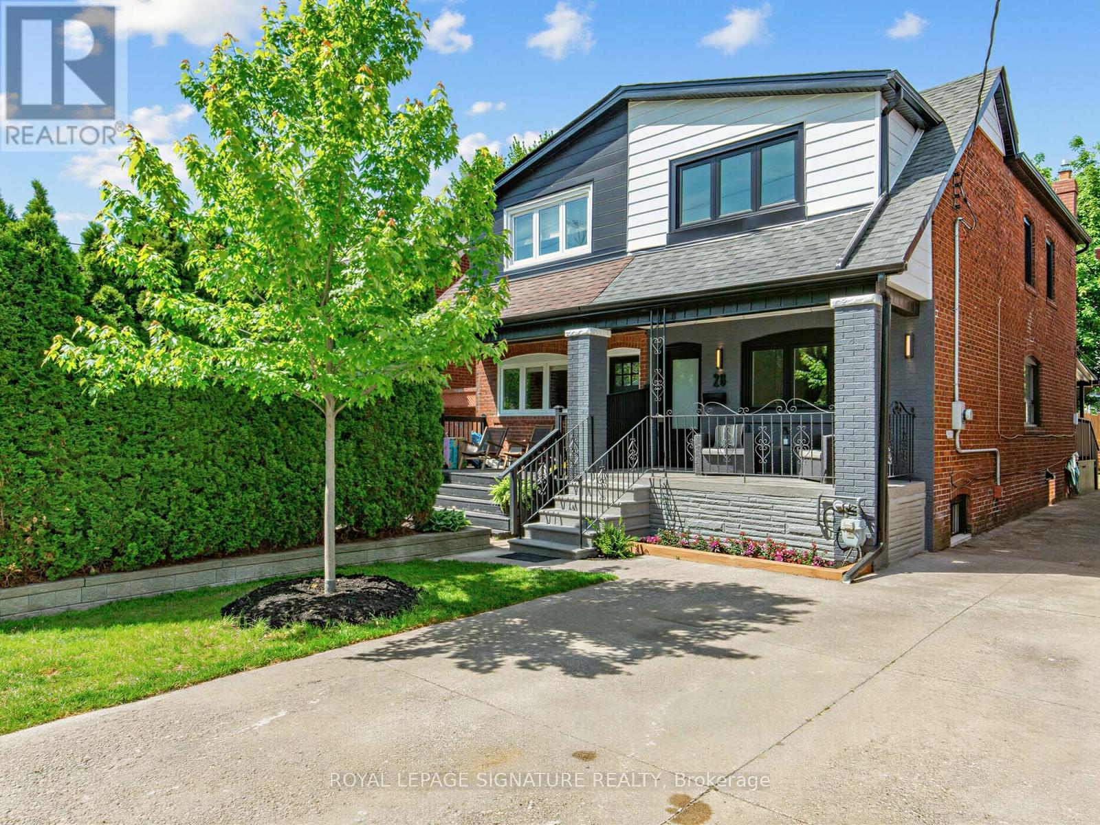 28 DURANT AVENUE, Toronto, Ontario