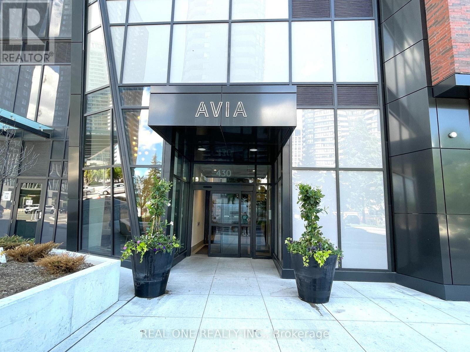 2208 - 430 Square One Drive, Mississauga, Ontario  L5B 0L6 - Photo 2 - W13216578