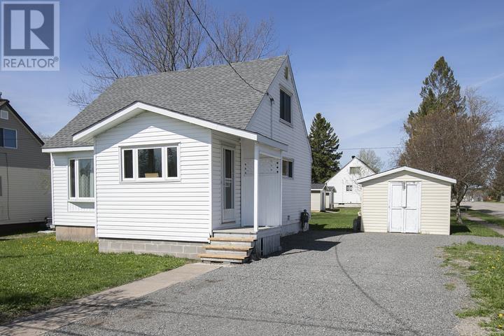 43 Weldon Ave, Sault Ste. Marie, Ontario  P6B 3C4 - Photo 1 - SM261218
