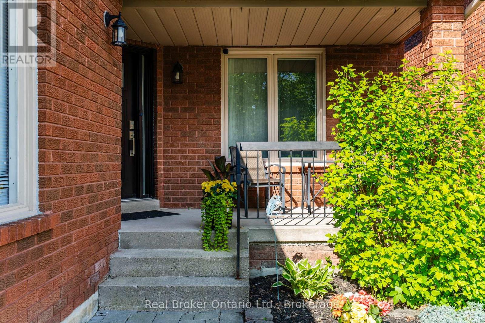 94 Golden Meadow Road, Barrie (Bayshore), Ontario  L4N 7G4 - Photo 2 - S13236538