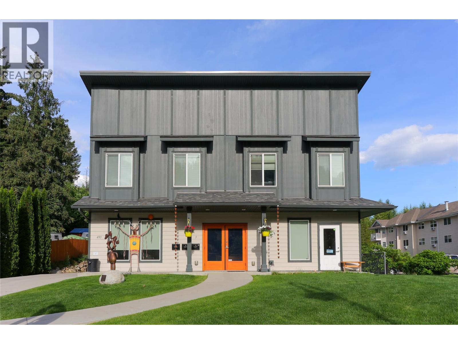 495 Columbia Street, Castlegar, British Columbia V1N 1G8 - Photo 2 - 10388199