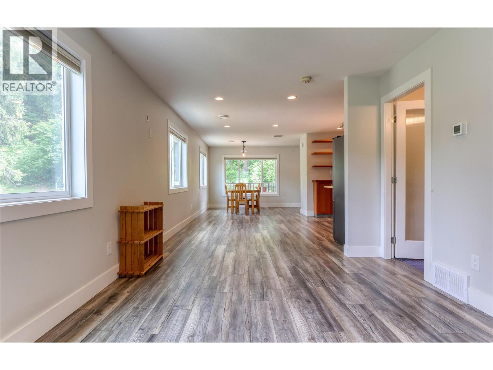 495 Columbia Street, Castlegar, British Columbia V1N 1G8 - Photo 45 - 10388199