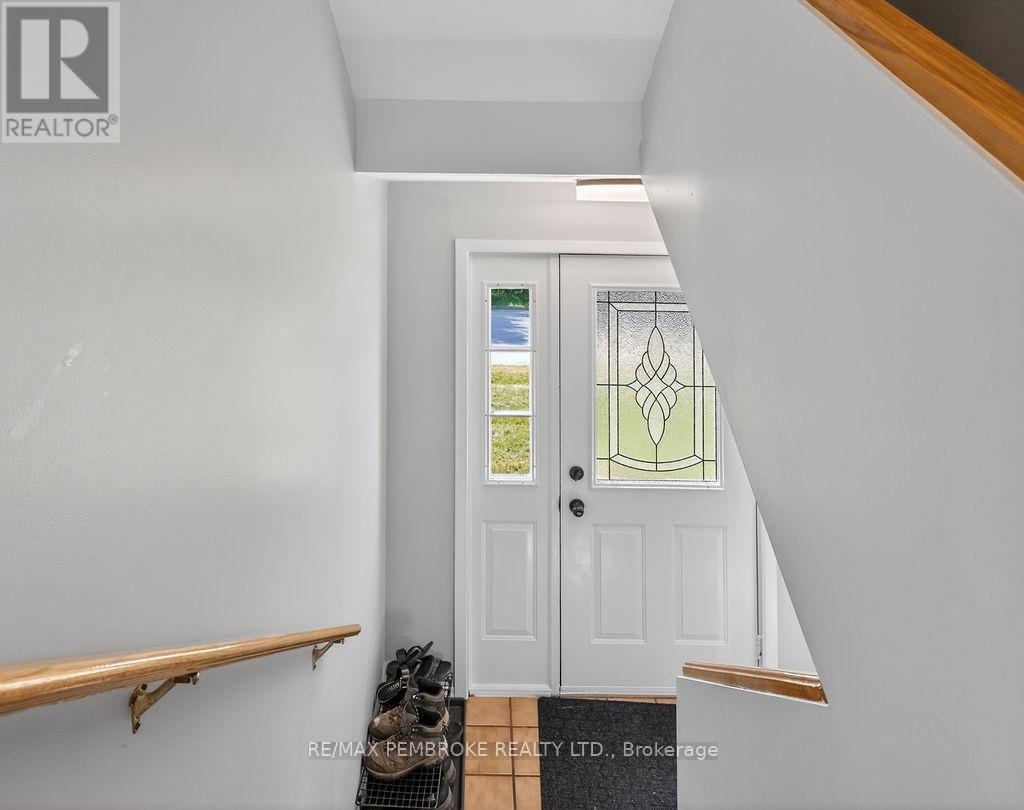466 Gourley Avenue, Pembroke, Ontario  K8A 8J5 - Photo 5 - X13236636