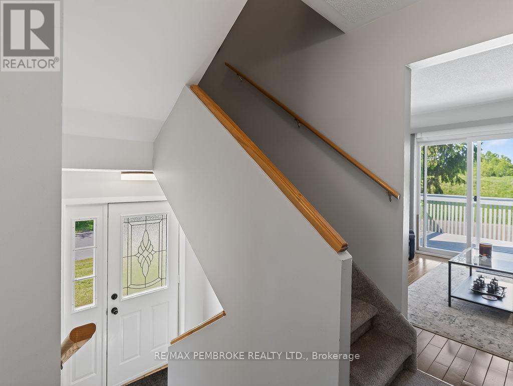 466 Gourley Avenue, Pembroke, Ontario  K8A 8J5 - Photo 6 - X13236636