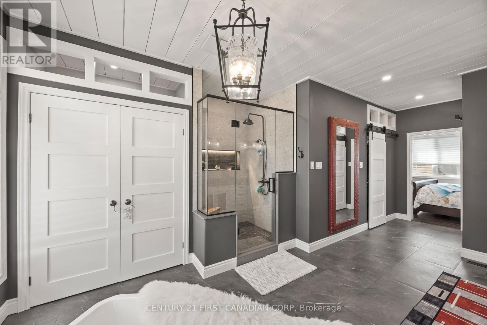 10159 Meadowlily Crescent, Lambton Shores, Ontario  N0M 1T0 - Photo 28 - X12934062