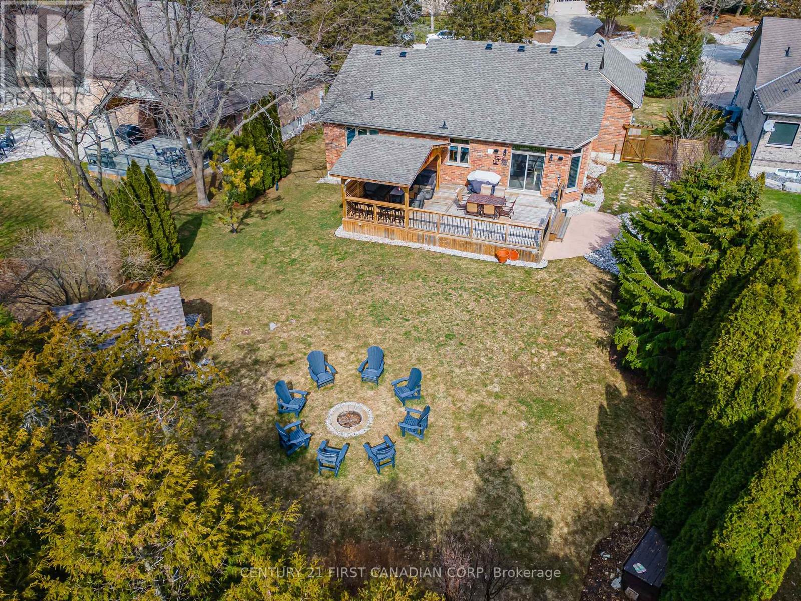 10159 Meadowlily Crescent, Lambton Shores, Ontario  N0M 1T0 - Photo 46 - X12934062