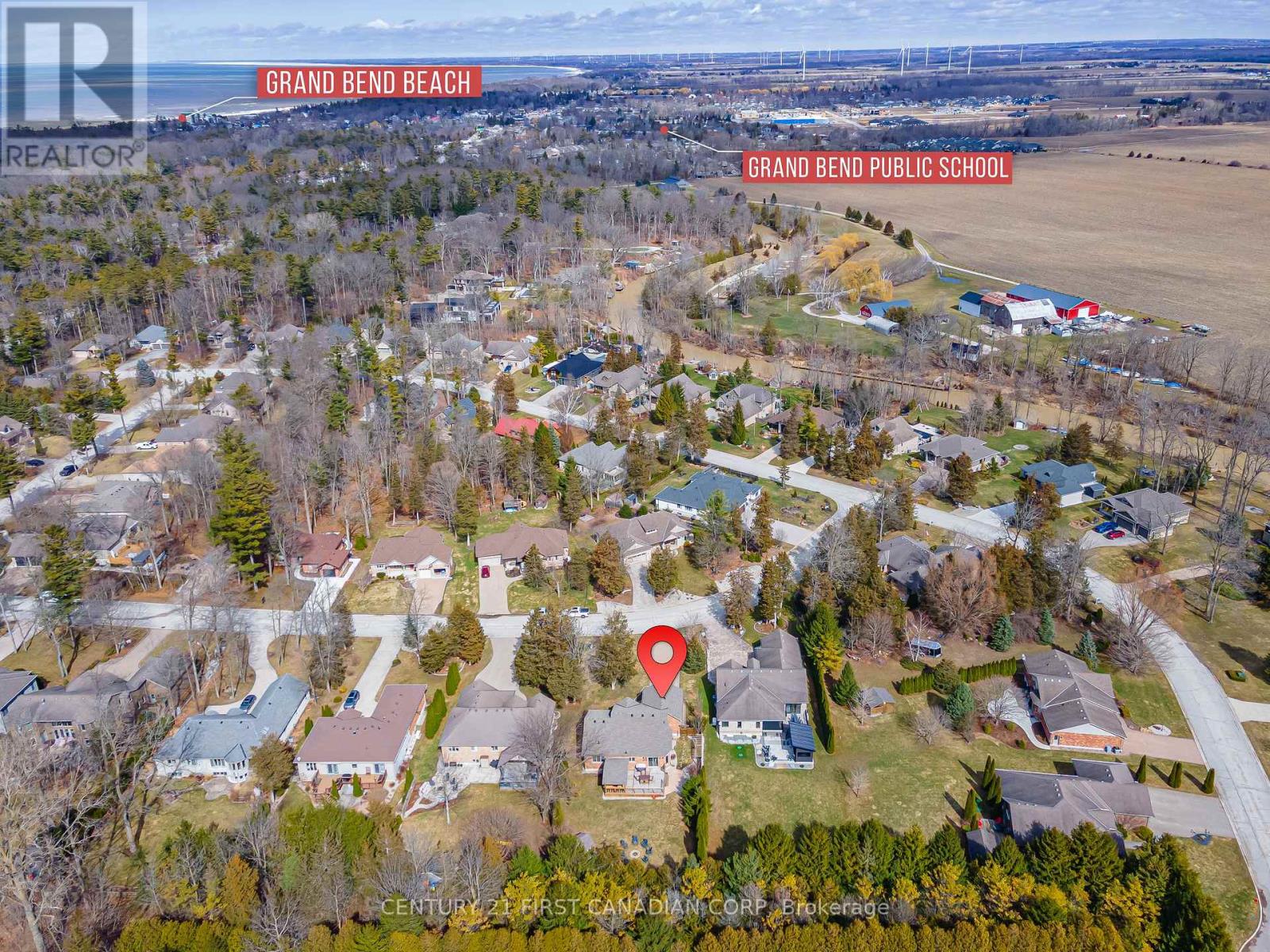 10159 Meadowlily Crescent, Lambton Shores, Ontario  N0M 1T0 - Photo 47 - X12934062