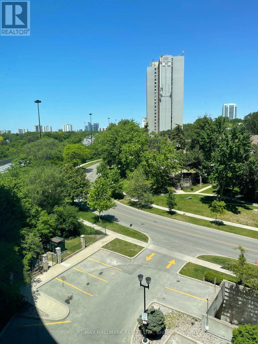 1015 - 18 Valley Woods Road, Toronto, Ontario  M3A 0A1 - Photo 13 - C13236428