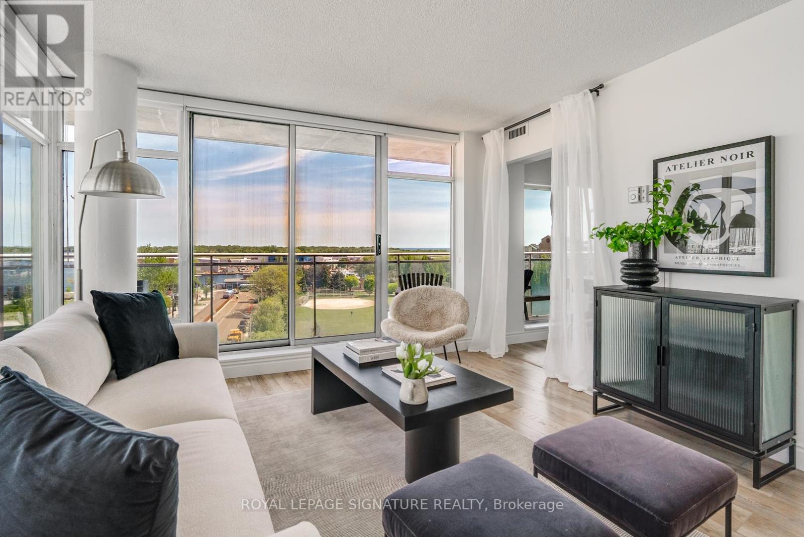 1007 - 650 Queens Quay W, Toronto, Ontario  M5V 3Y7 - Photo 4 - C13236524