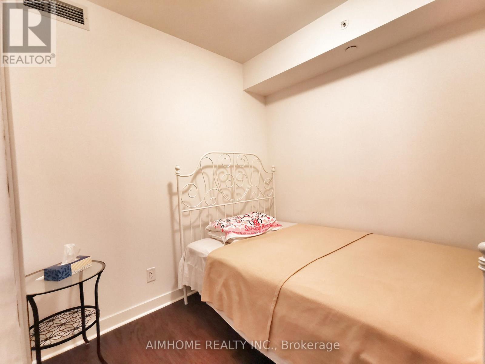 2007 - 58 Orchard View Boulevard, Toronto, Ontario  M4R 0A2 - Photo 8 - C13236528