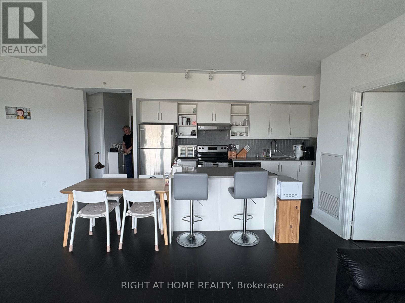 1413 - 160 Vanderhoof Avenue, Toronto, Ontario  M4G 2G6 - Photo 13 - C13236620