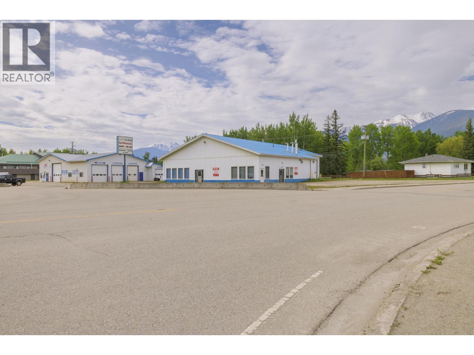 1011 Se Frontage Road, Mcbride, British Columbia  V0J 2E0 - Photo 8 - C8079287