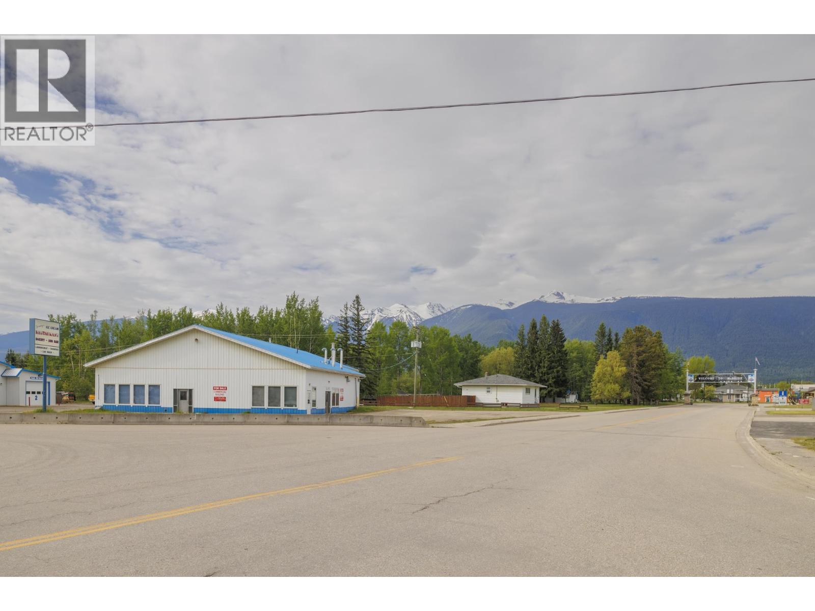 1011 Se Frontage Road, Mcbride, British Columbia  V0J 2E0 - Photo 4 - C8079287