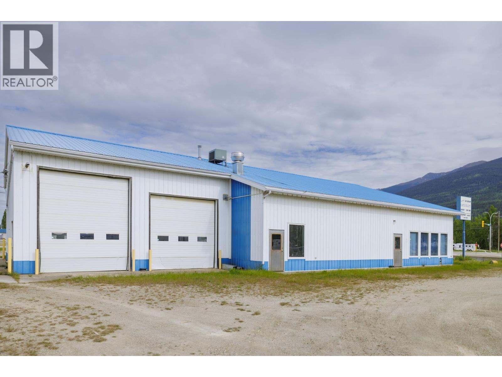 1011 Se Frontage Road, Mcbride, British Columbia  V0J 2E0 - Photo 5 - C8079287