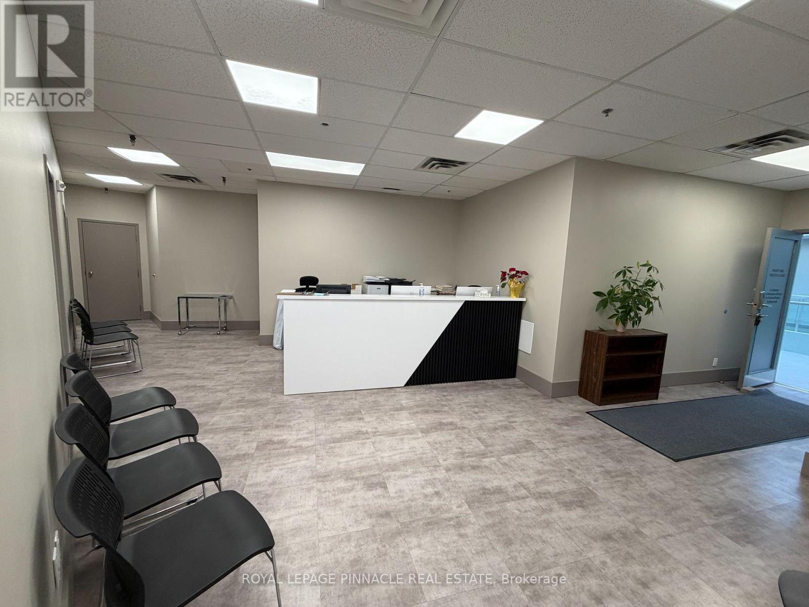 204-04 - 565 Sanatorium Road, Hamilton, Ontario  L9C 7N4 - Photo 3 - X12828170