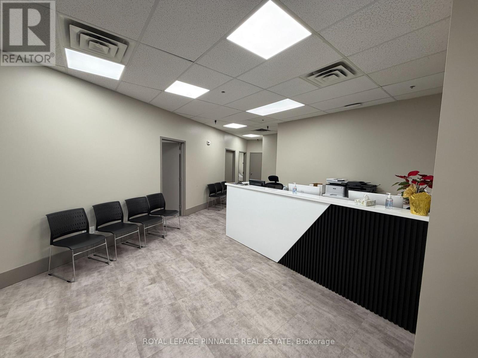 204-01 - 565 Sanatorium Road, Hamilton, Ontario  L9C 7N4 - Photo 3 - X12856884