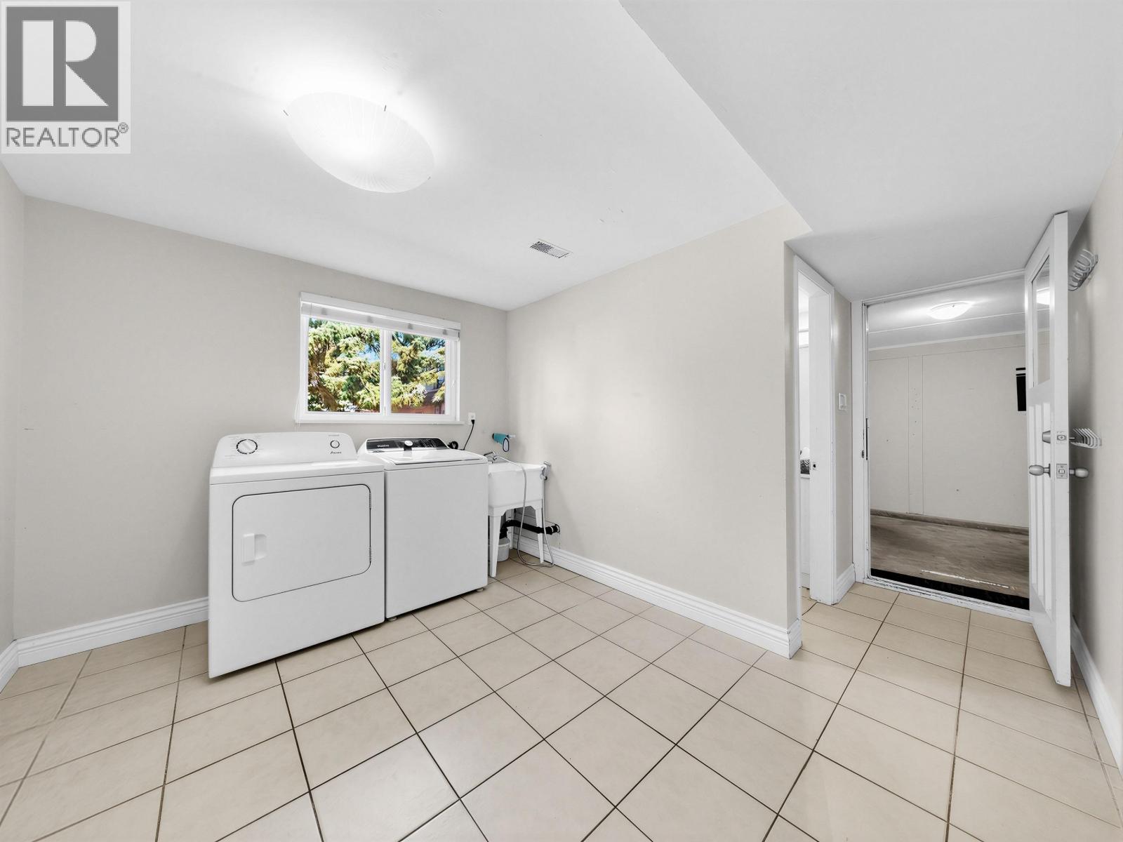 6299 Azure Road, Richmond, British Columbia  V7C 2N8 - Photo 23 - R3131662