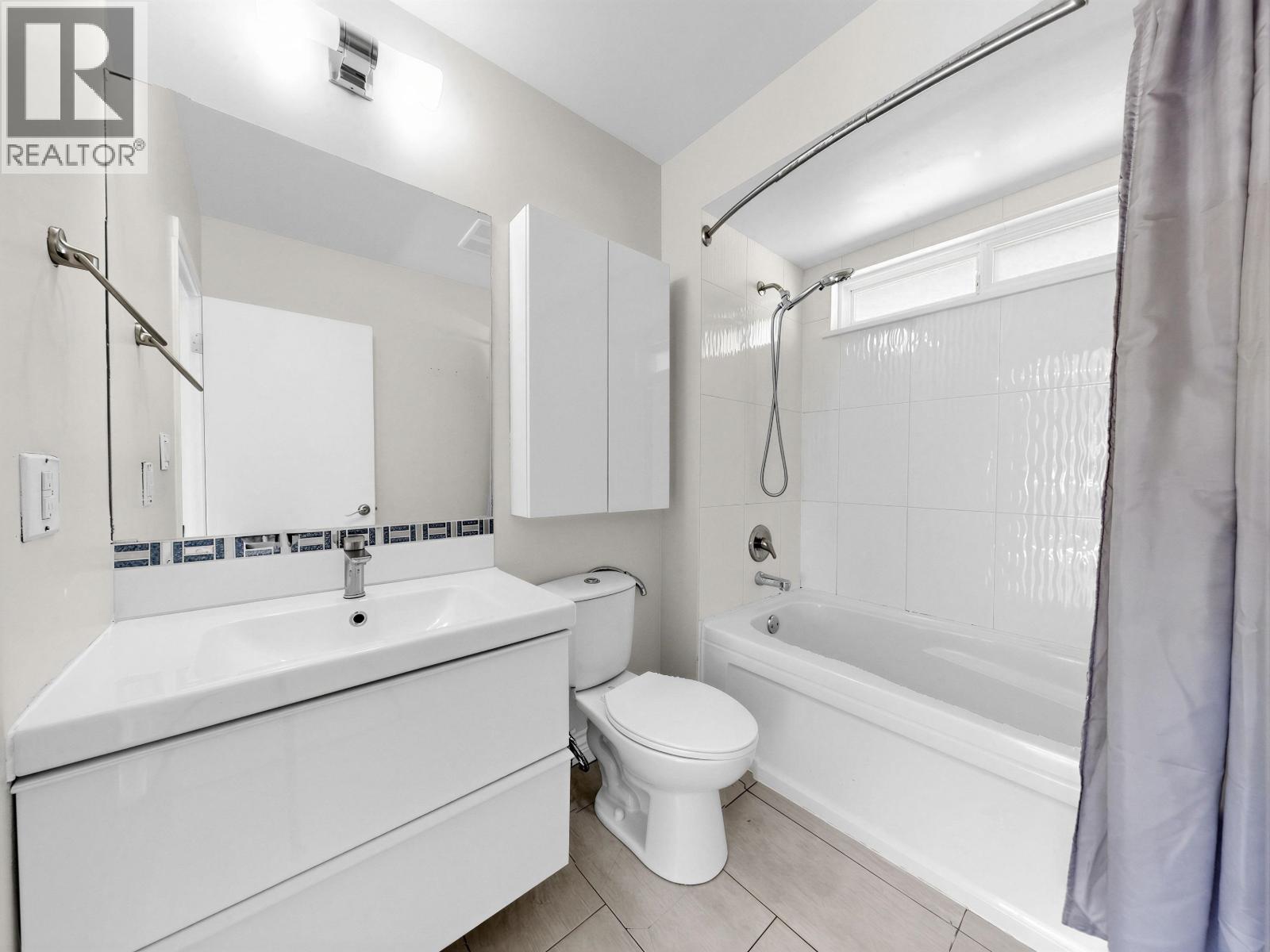 6299 Azure Road, Richmond, British Columbia V7C 2N8 - Photo 15 - R3131662