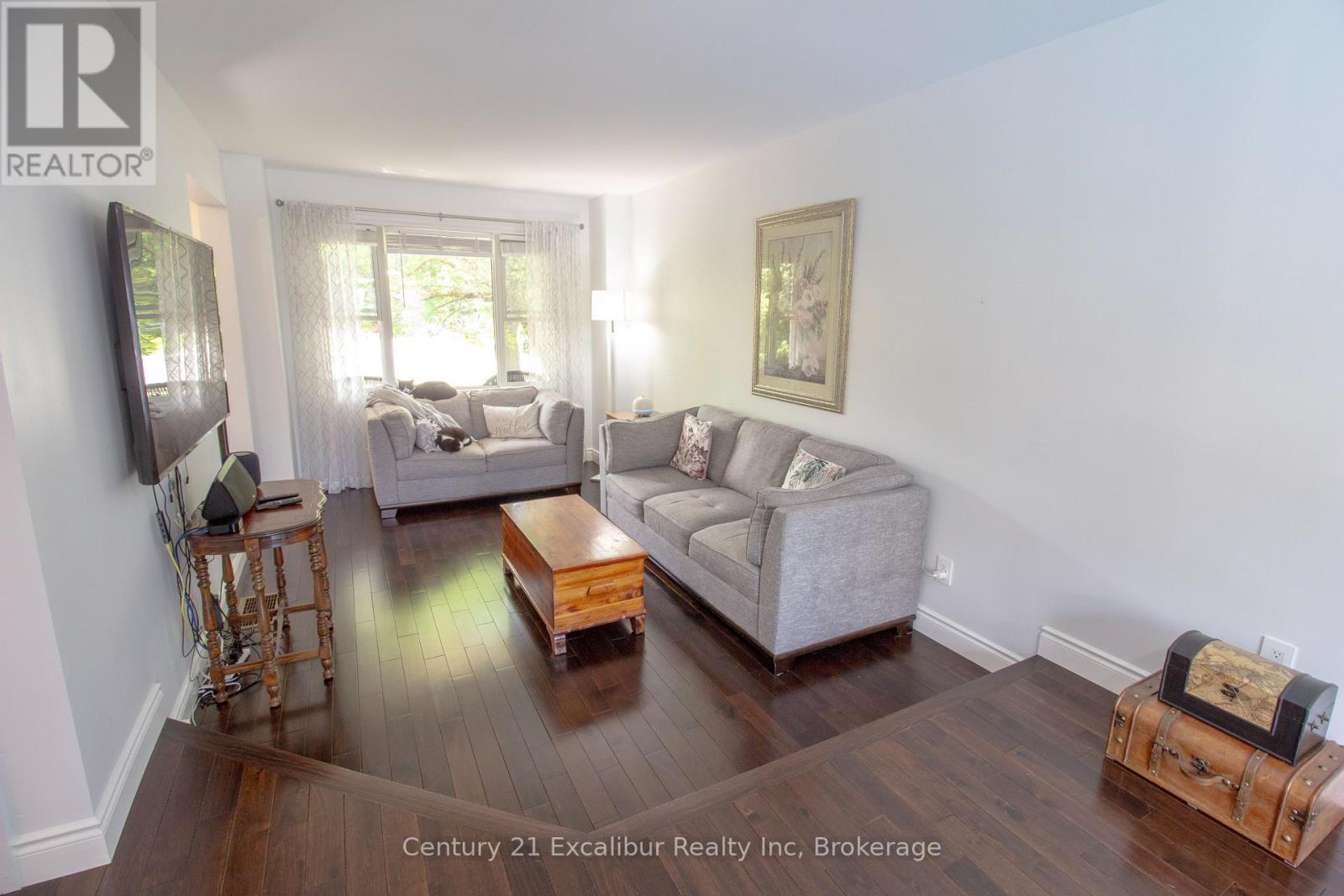 708 Campbell Avenue, Centre Wellington, Ontario N1M 3M9 - Photo 10 - X13235458