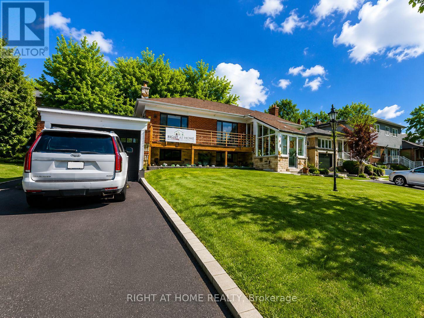 MAIN FLOOR - 1785 VICTORIA PK AVENUE, Toronto, Ontario
