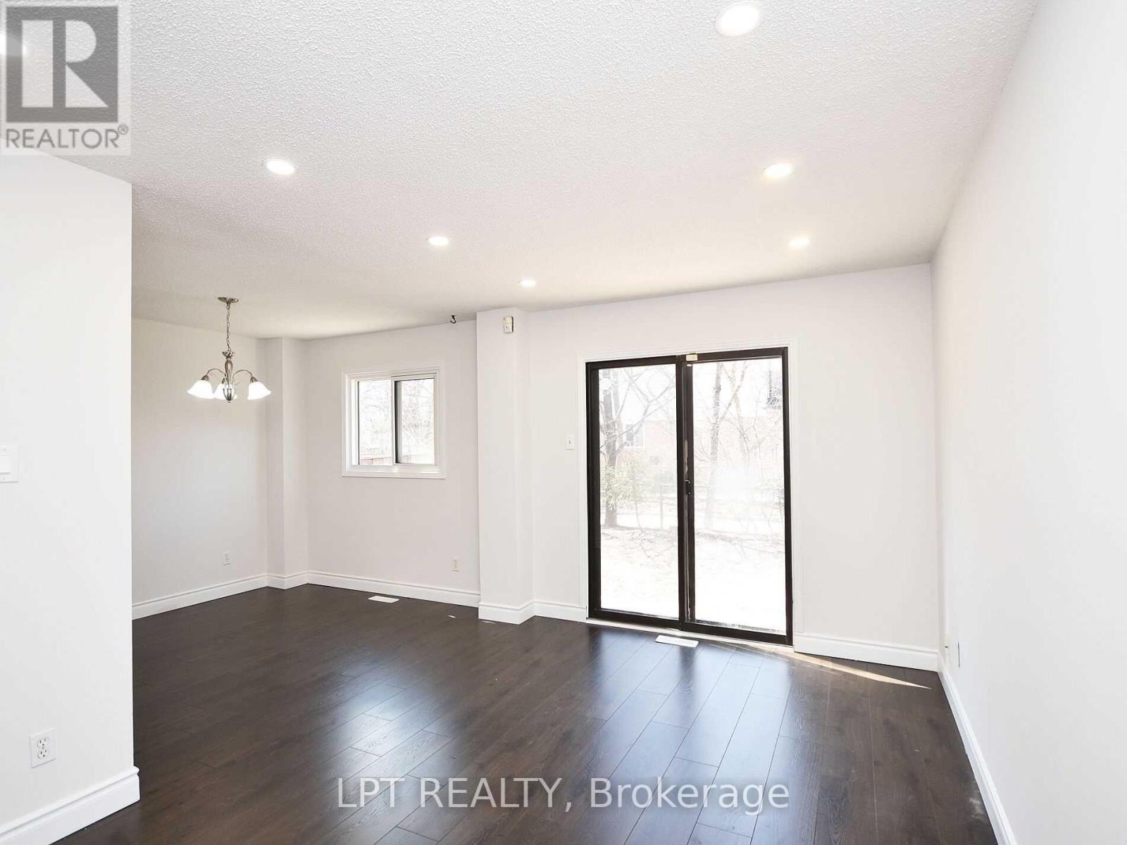 93 Martindale Crescent, Brampton, Ontario  L6X 2T8 - Photo 5 - W13231768