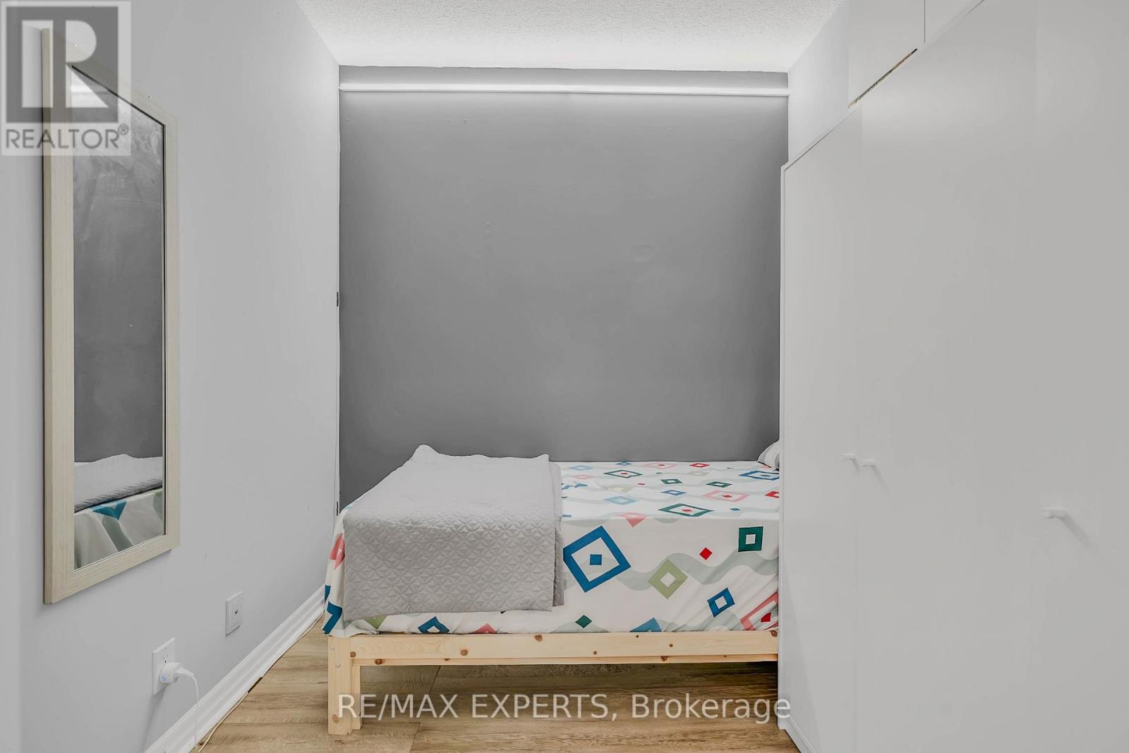 401 - 220 Burnhamthorpe Road, Mississauga, Ontario  L5B 4N4 - Photo 12 - W13236386