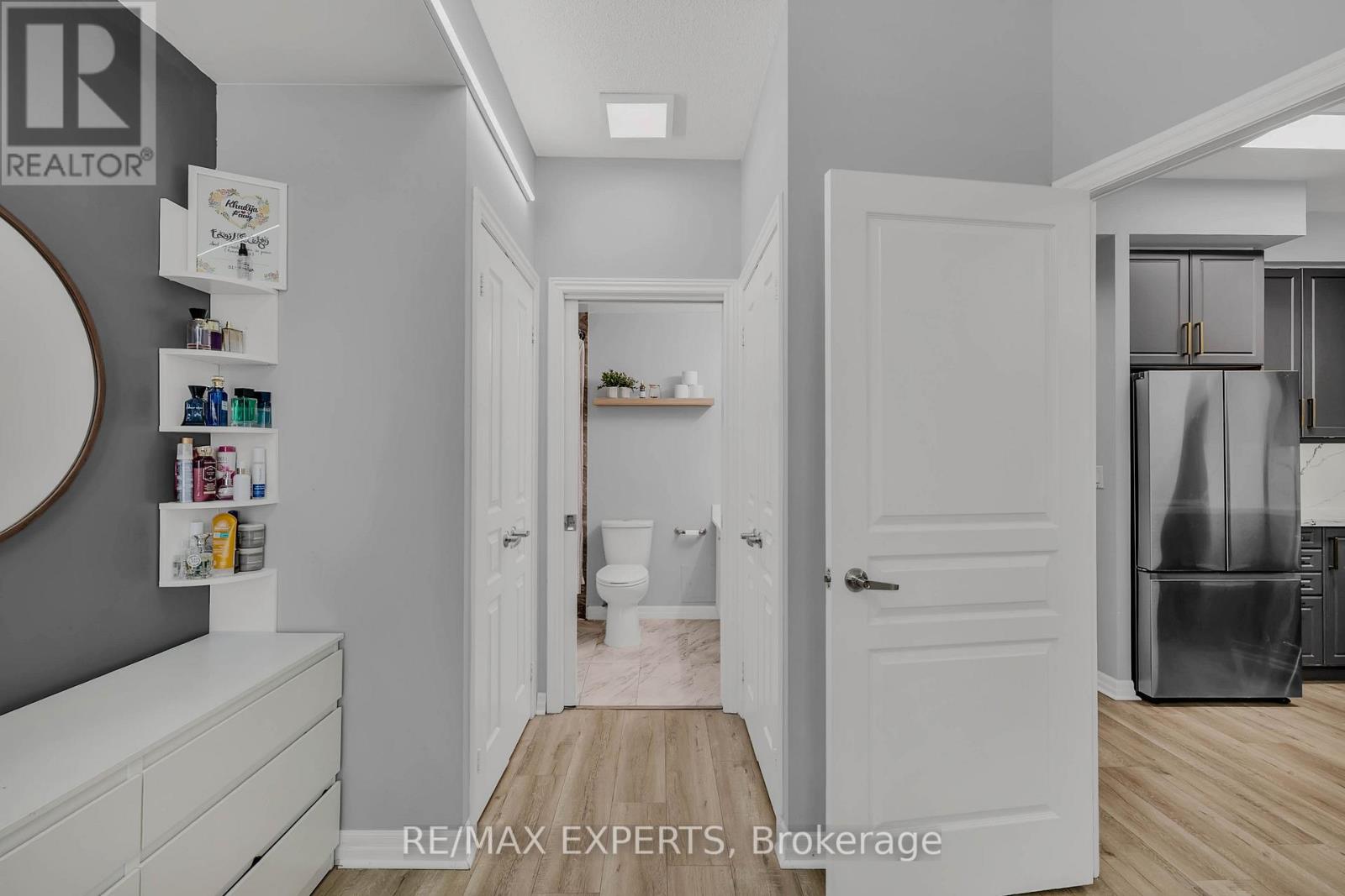 401 - 220 Burnhamthorpe Road, Mississauga, Ontario  L5B 4N4 - Photo 17 - W13236386