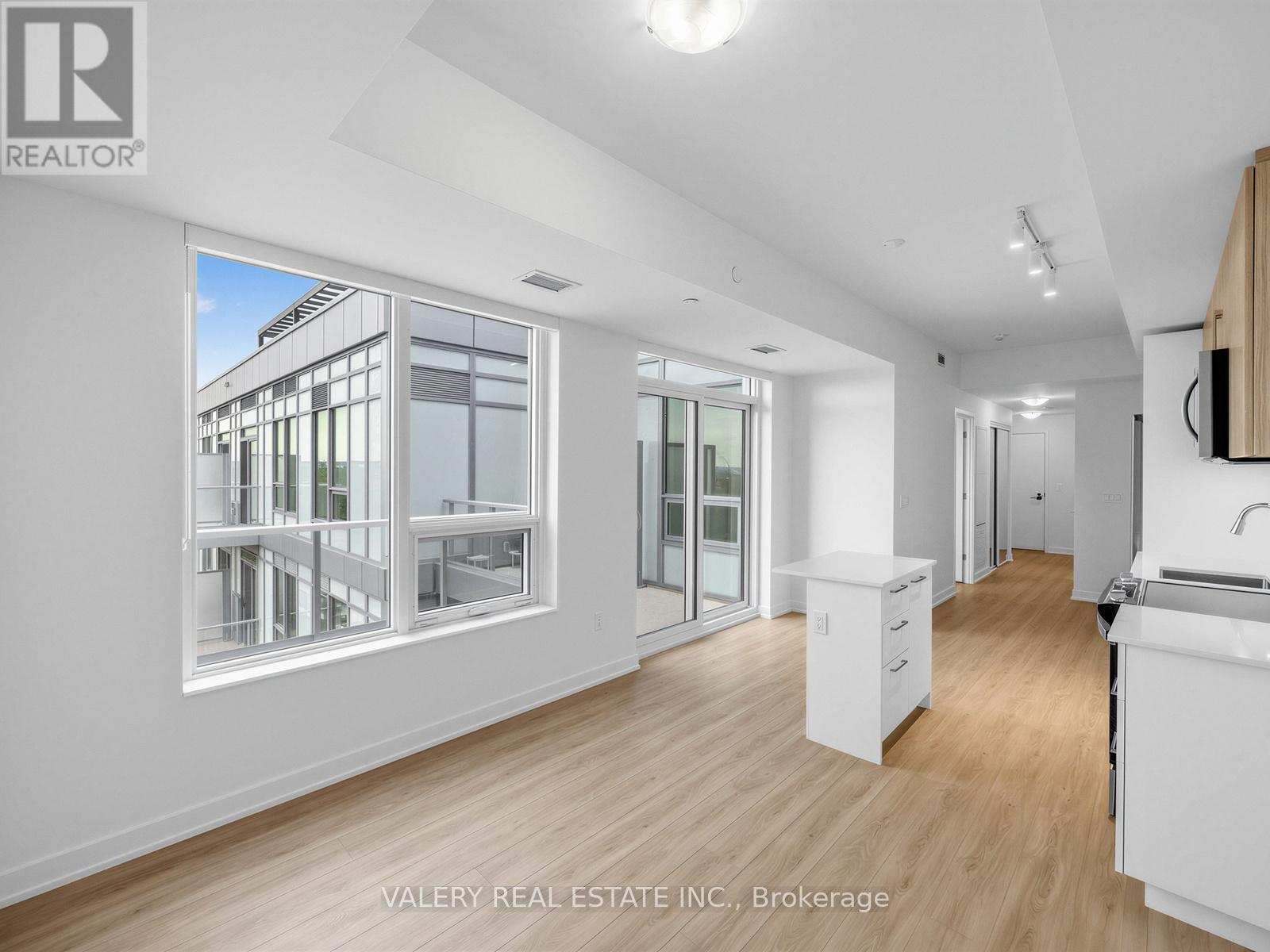 Ph01 - 500 Plains Road E, Burlington, Ontario  L7T 0C8 - Photo 2 - W13236404