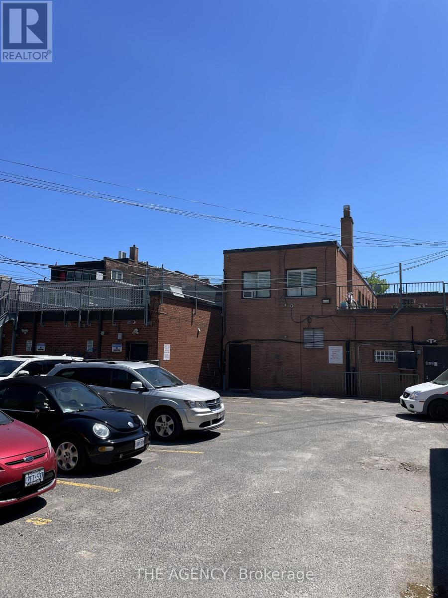 2936 Dundas Street W, Toronto, Ontario  M6P 1Y8 - Photo 11 - W13236442