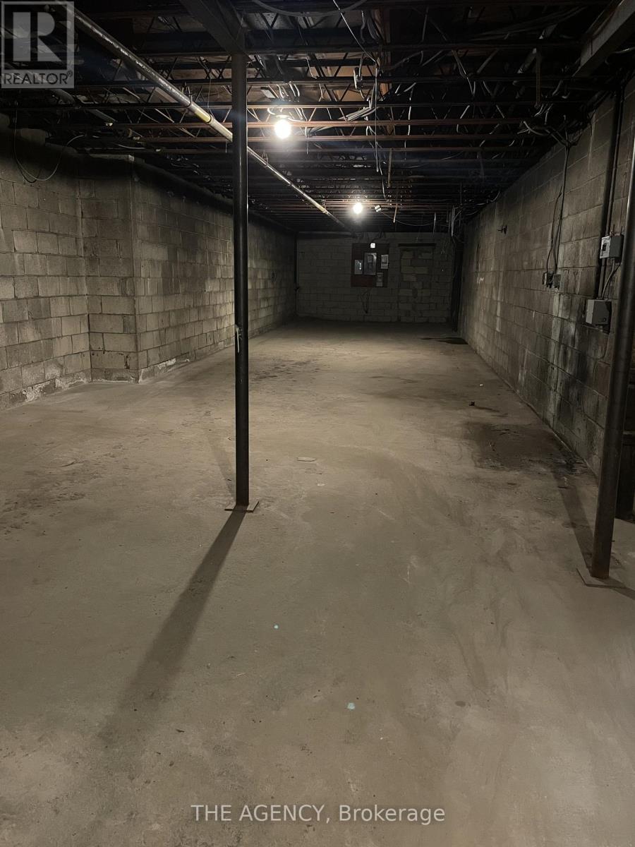 2936 Dundas Street W, Toronto, Ontario  M6P 1Y8 - Photo 12 - W13236442