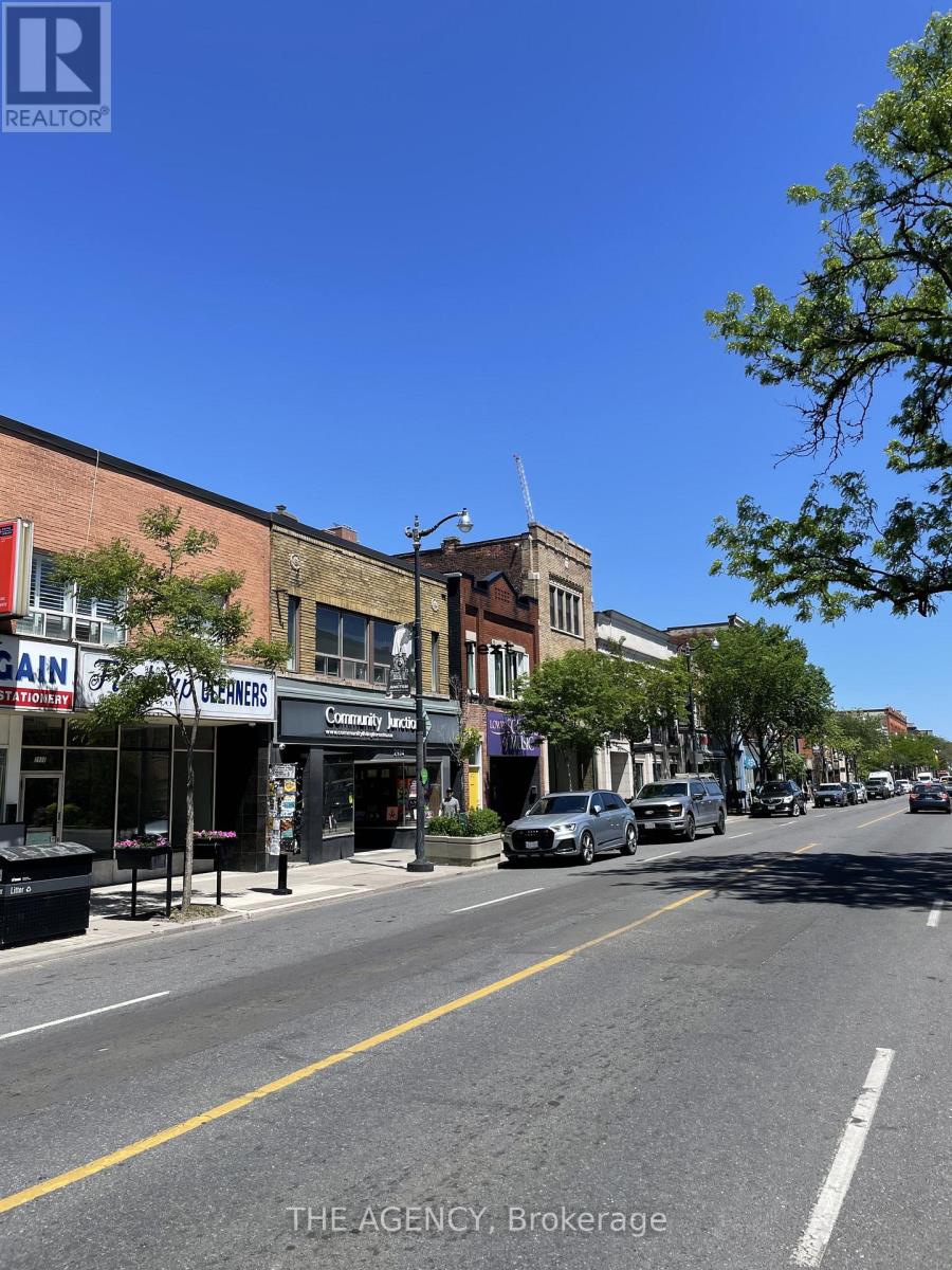 2936 Dundas Street W, Toronto, Ontario  M6P 1Y8 - Photo 3 - W13236442