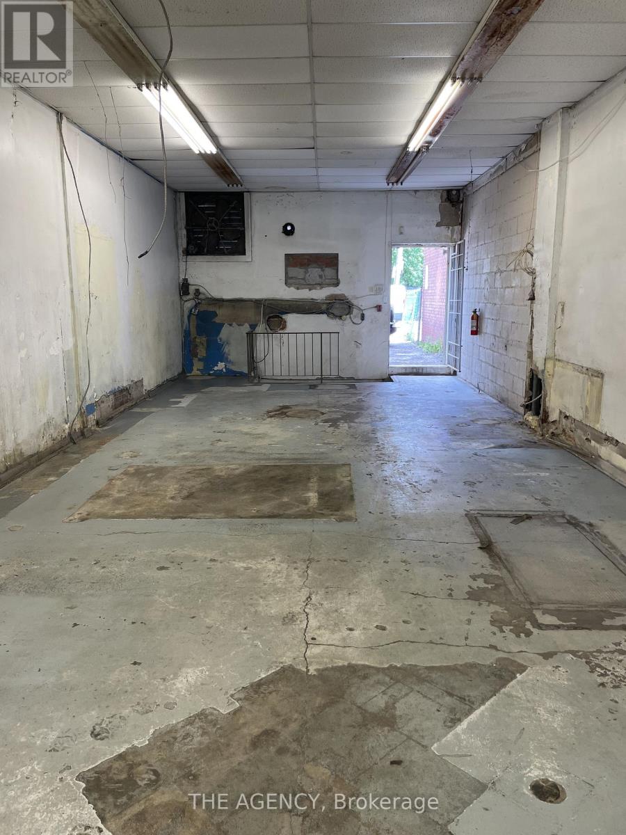 2936 Dundas Street W, Toronto, Ontario  M6P 1Y8 - Photo 9 - W13236442