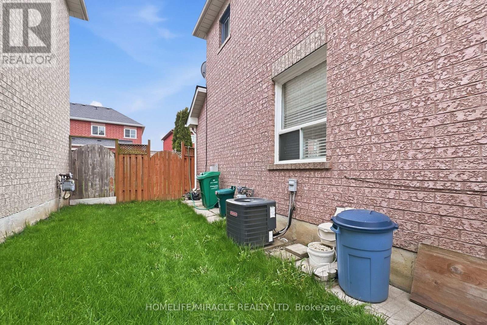 37 Prairie Rose Circle, Brampton, Ontario  L6R 1R6 - Photo 30 - W13236472