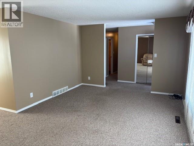 154 Parker Crescent, Canora, Saskatchewan  S0A 0L0 - Photo 6 - SK030343