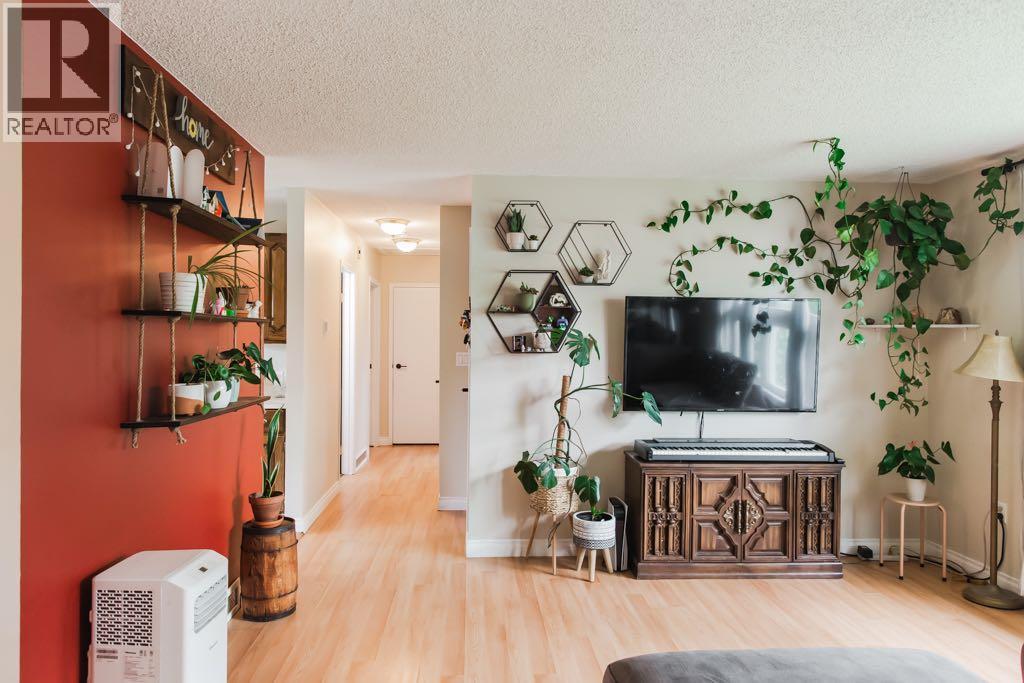 9332 70a Avenue, Grande Prairie, Alberta  T8V 6C9 - Photo 4 - A2316715