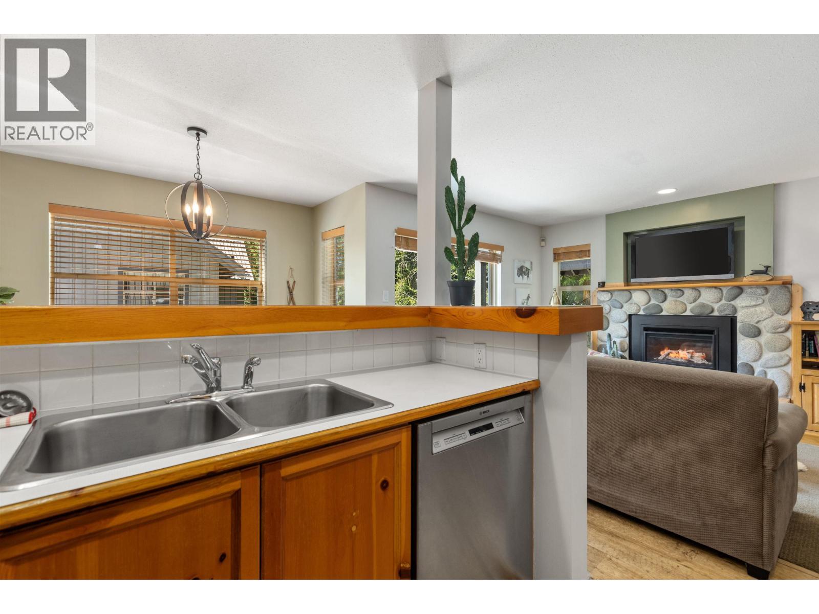 40 4737 Spearhead Drive, Whistler, British Columbia  V8E 1E7 - Photo 9 - R3131583