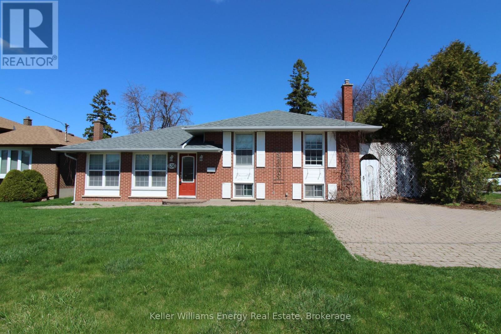 630 Buchan Avenue, Oshawa, Ontario  L1J 3A3 - Photo 1 - E13236696